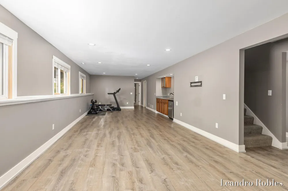 6587 Alward Drive Hudsonville, MI 49426