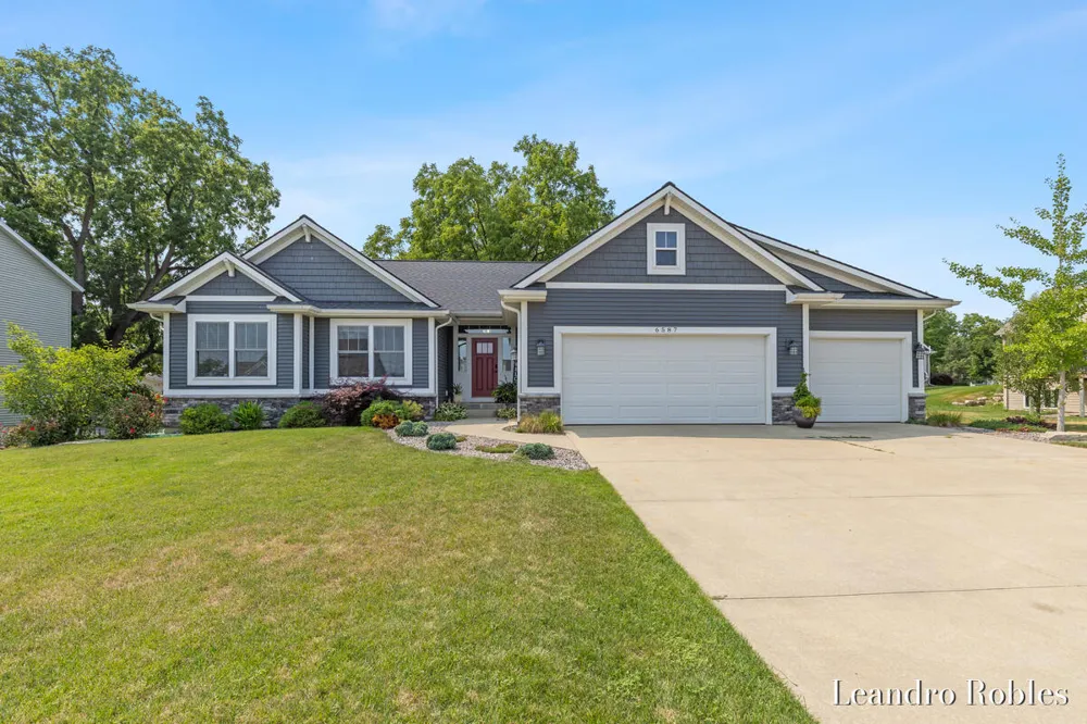 6587 Alward Drive Hudsonville, MI 49426