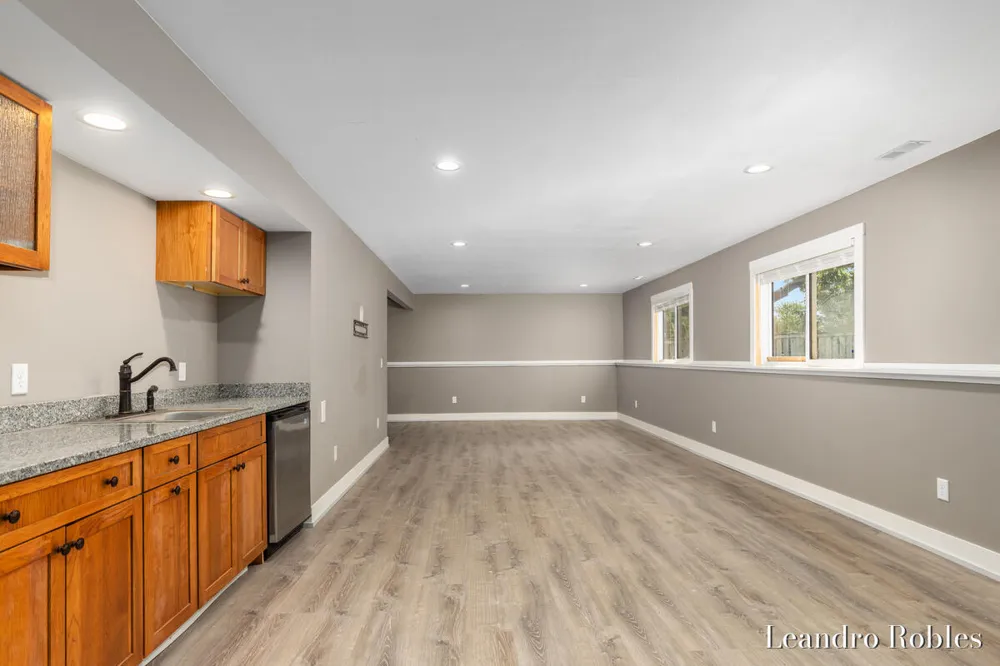 6587 Alward Drive Hudsonville, MI 49426