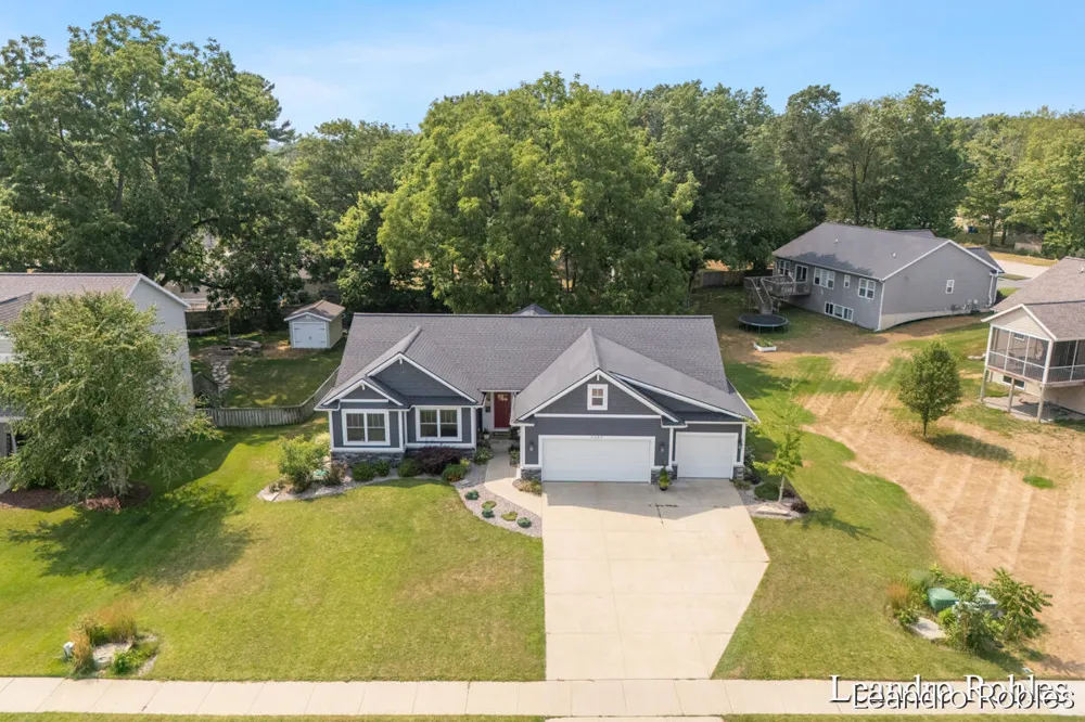 6587 Alward Drive Hudsonville, MI 49426