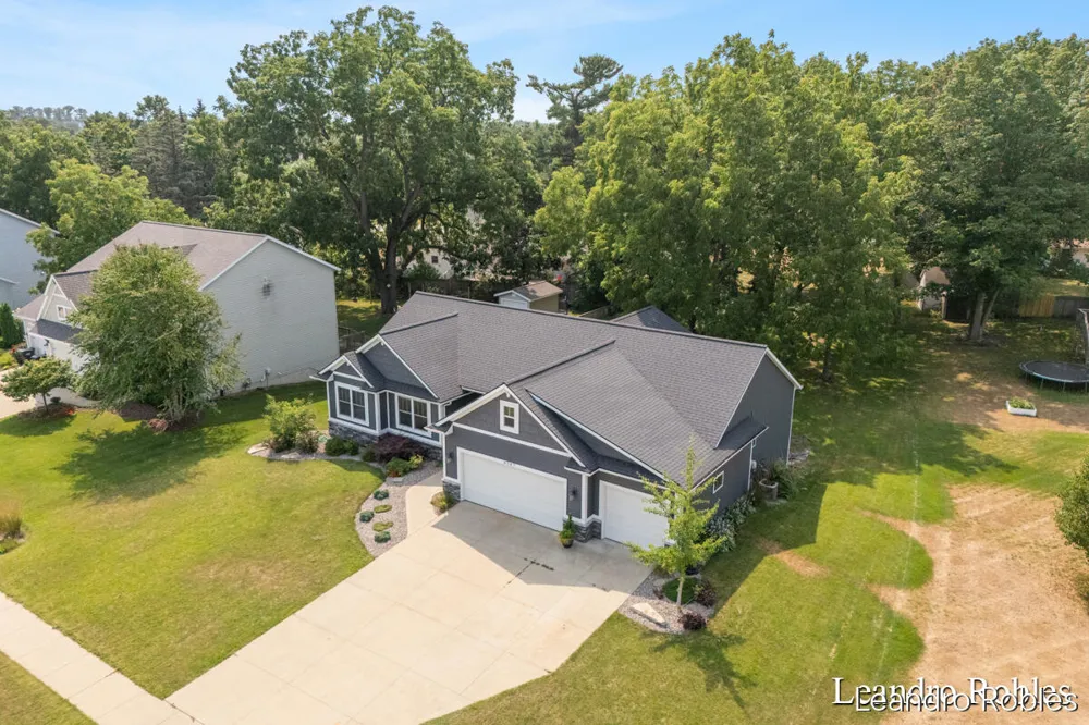 6587 Alward Drive Hudsonville, MI 49426
