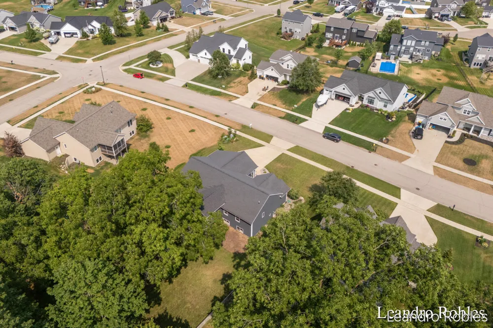 6587 Alward Drive Hudsonville, MI 49426