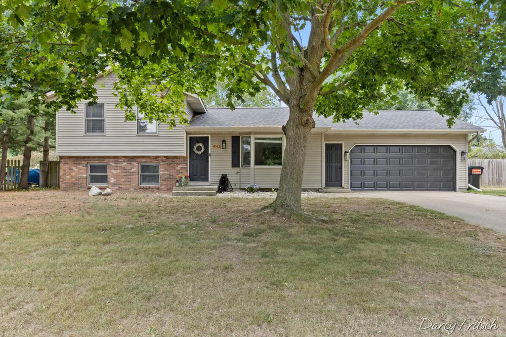 4143 Dennis Court Hudsonville, MI 49426