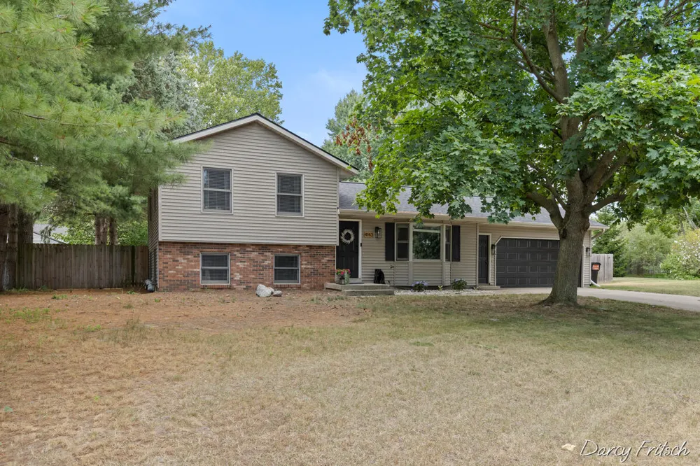 4143 Dennis Court Hudsonville, MI 49426