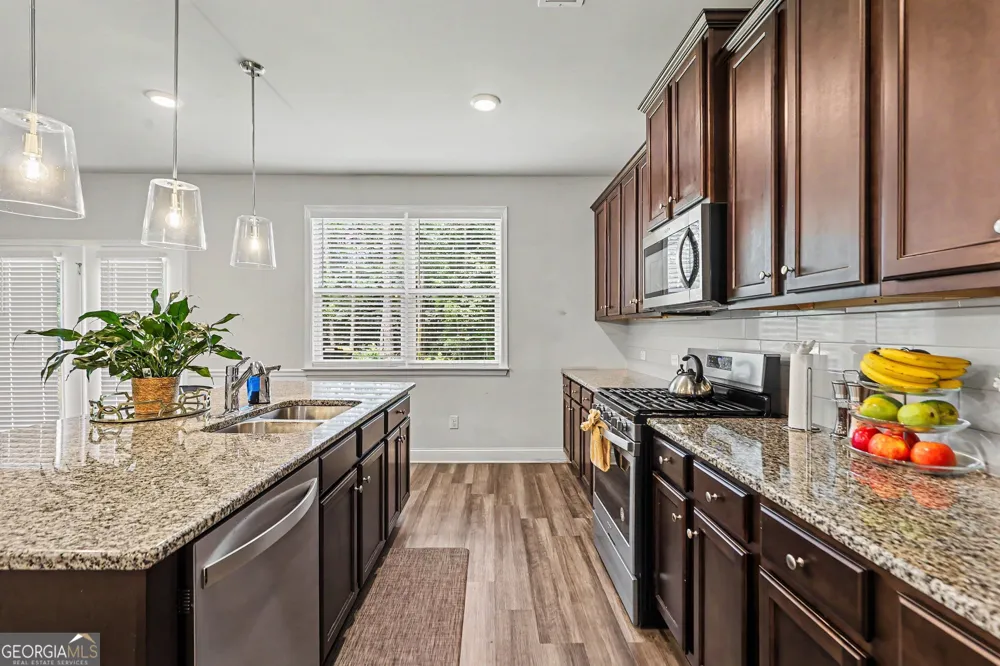170 Glen Abbey CIR Fairburn, GA 30213
