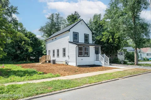 114 Center Street