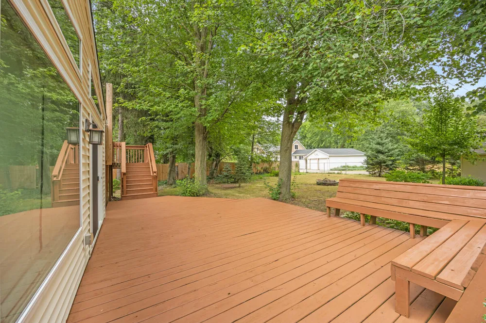 11108 Creekside Drive Allendale, MI 49401