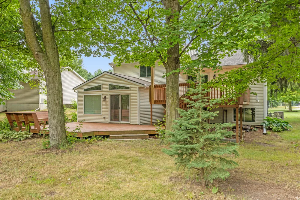 11108 Creekside Drive Allendale, MI 49401