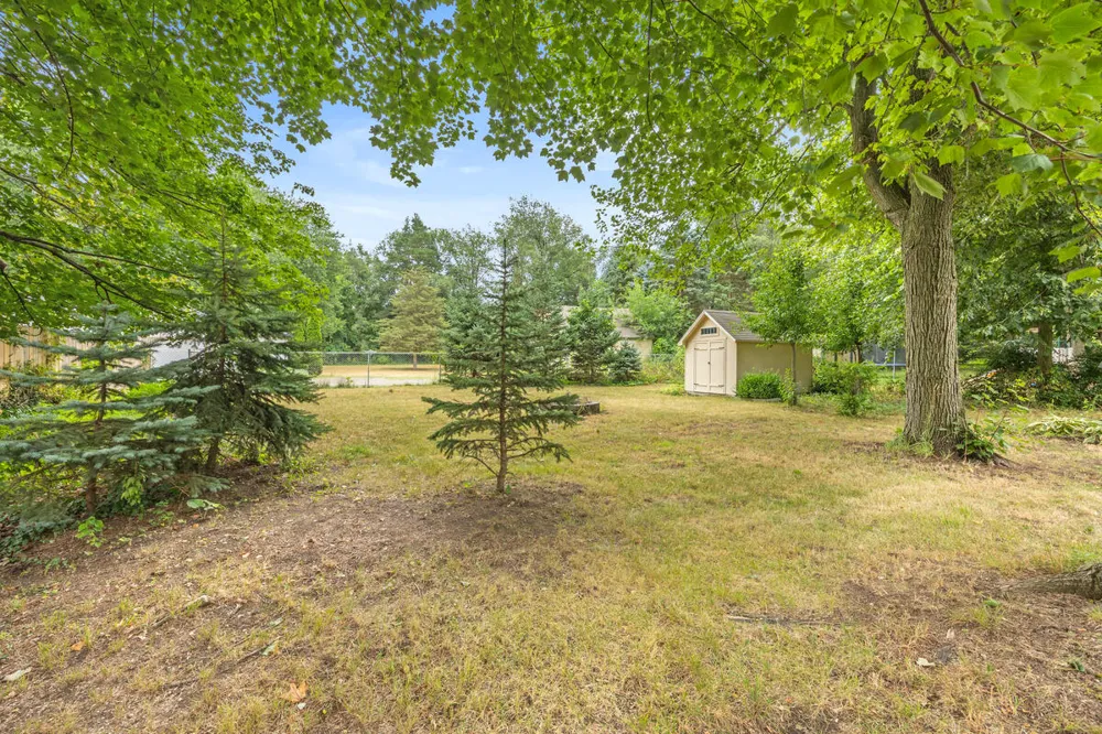 11108 Creekside Drive Allendale, MI 49401