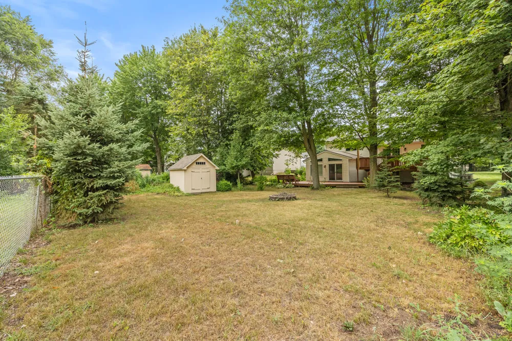 11108 Creekside Drive Allendale, MI 49401