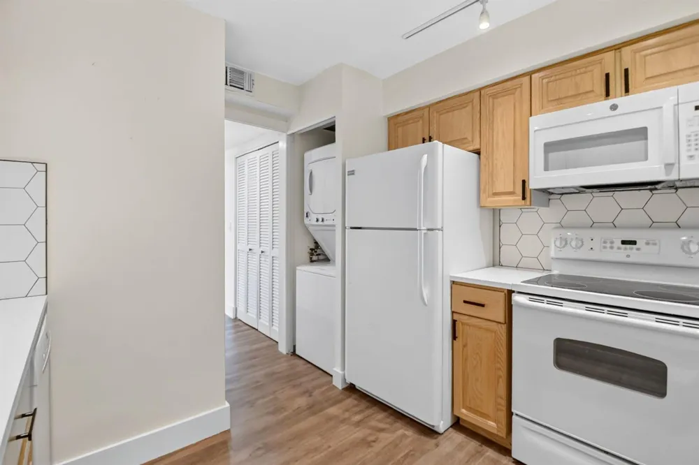 3589 S OCEAN BOULEVARD #909 South Palm Beach, FL 33480