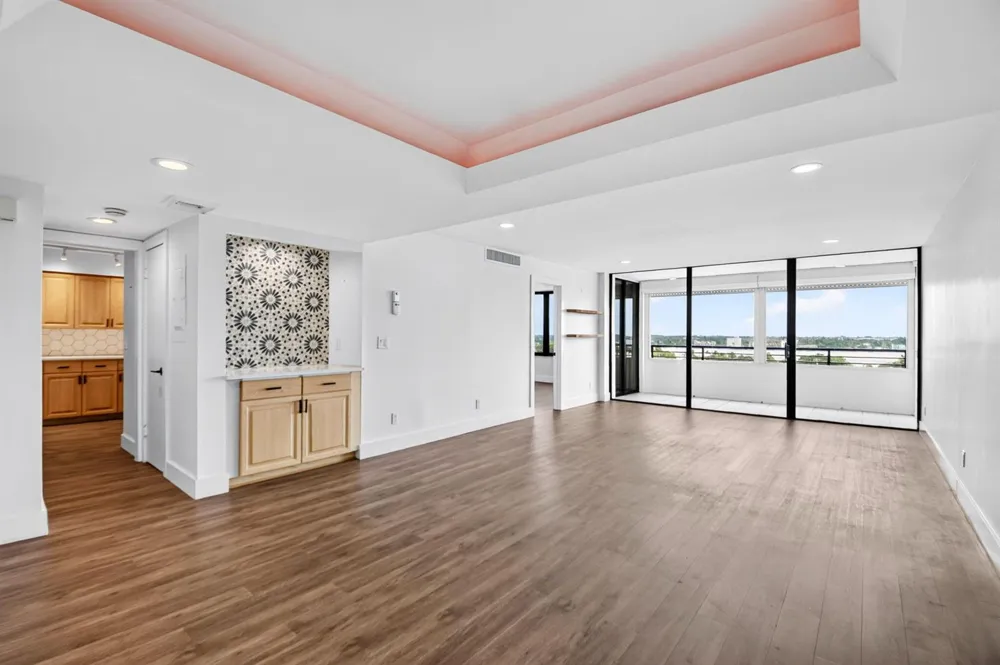 3589 S OCEAN BOULEVARD #909 South Palm Beach, FL 33480