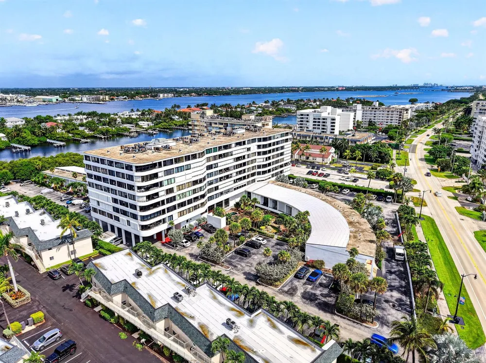 3589 S OCEAN BOULEVARD #909 South Palm Beach, FL 33480