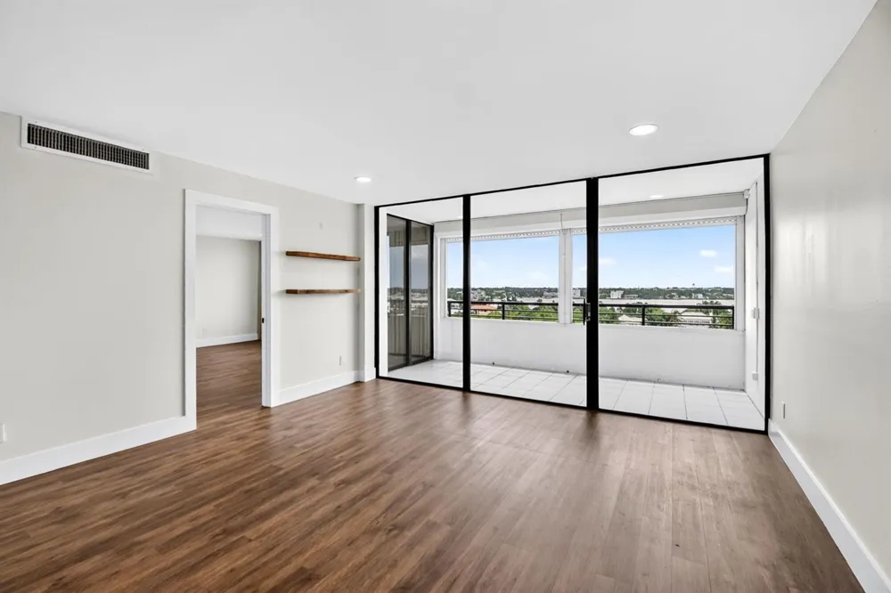 3589 S OCEAN BOULEVARD #909 South Palm Beach, FL 33480