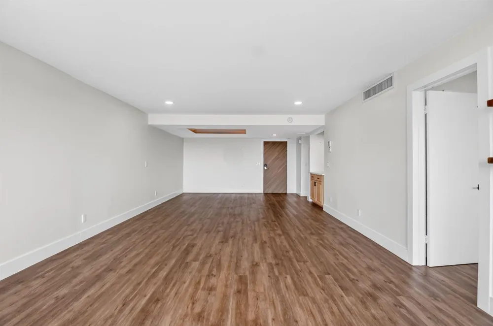 3589 S OCEAN BOULEVARD #909 South Palm Beach, FL 33480