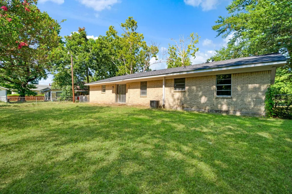 351 NE 6th Paris, TX 75460