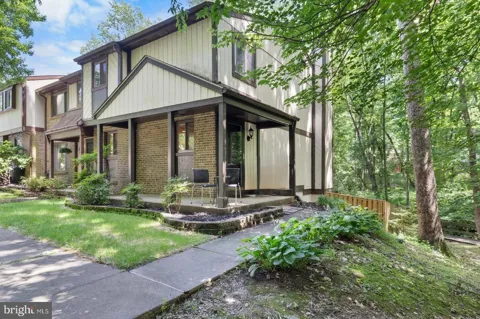 5818 OAK LADDER COURT