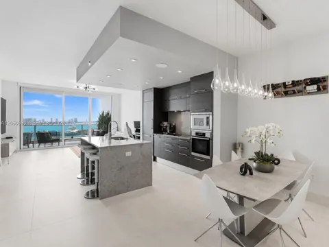 900 Biscayne Blvd #3607
