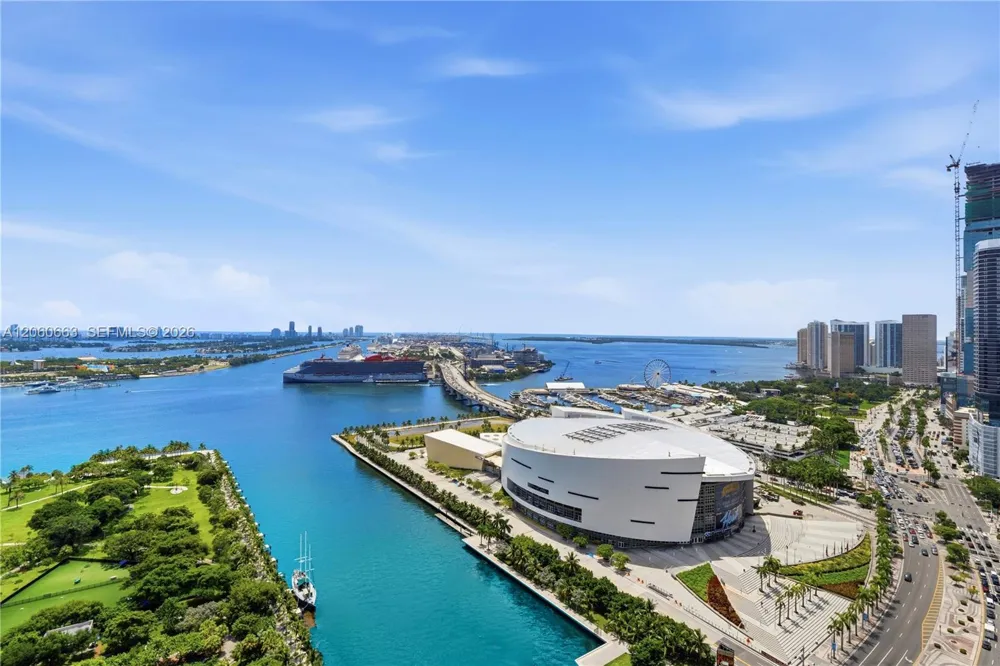 900 Biscayne Blvd #3607 Miami, FL 33132