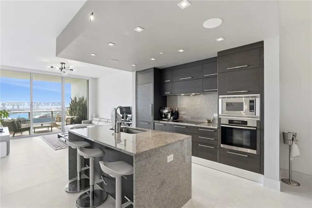 900 Biscayne Blvd #3607 Miami, FL 33132