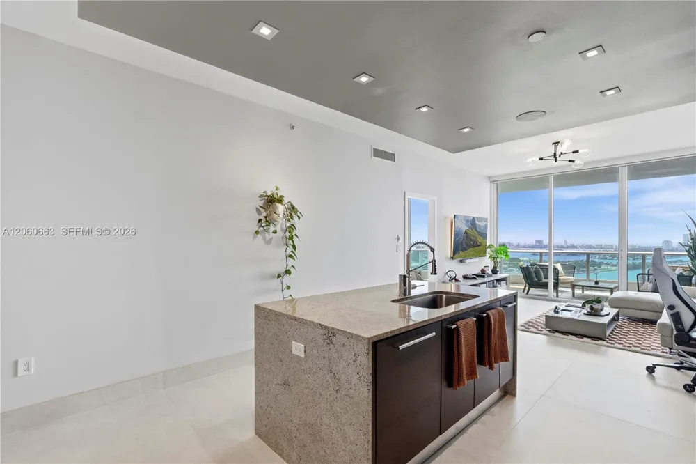 900 Biscayne Blvd #3607 Miami, FL 33132