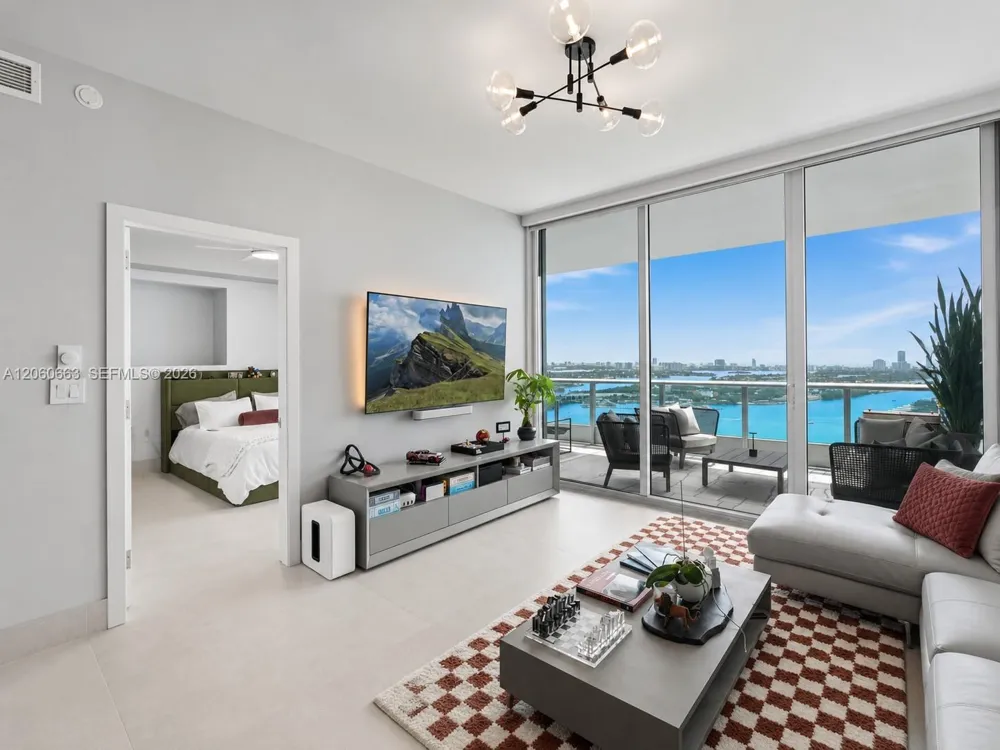 900 Biscayne Blvd #3607 Miami, FL 33132