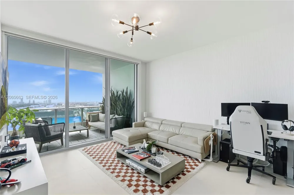 900 Biscayne Blvd #3607 Miami, FL 33132