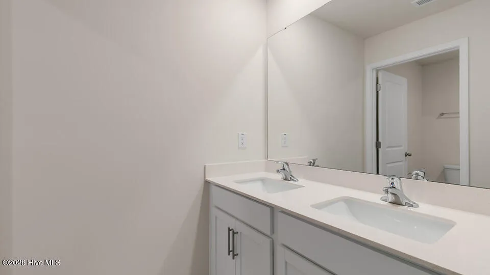 1104 Aviator Lane Ayden, NC 28513
