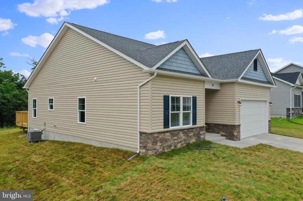 LARIMAR LANE Inwood, WV 25428