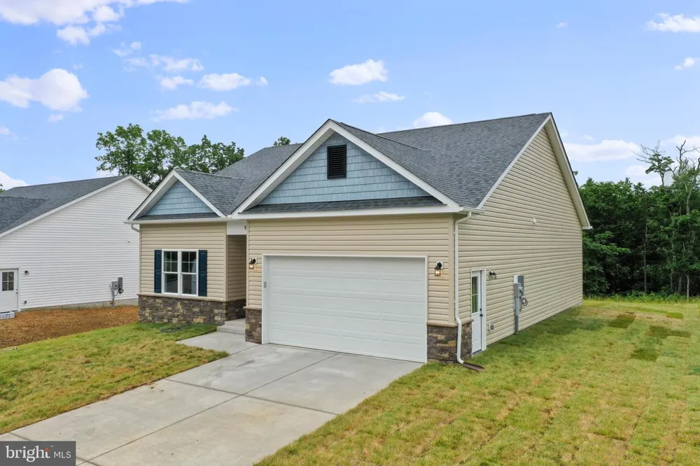 LARIMAR LANE Inwood, WV 25428