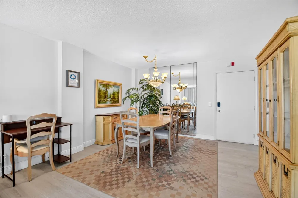 125 S OCEAN AVENUE #211 Palm Beach Shores, FL 33404