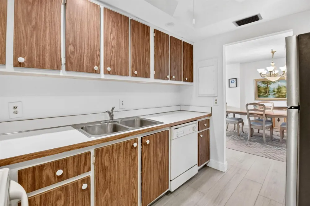125 S OCEAN AVENUE #211 Palm Beach Shores, FL 33404