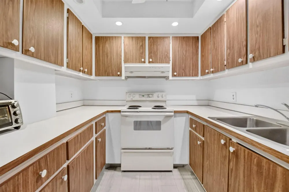125 S OCEAN AVENUE #211 Palm Beach Shores, FL 33404