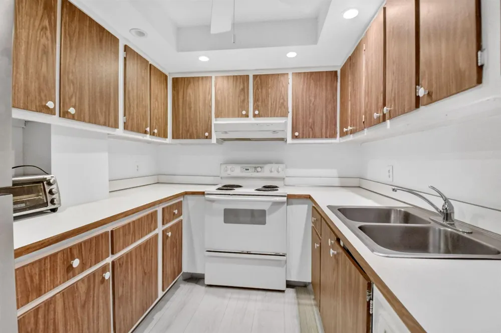 125 S OCEAN AVENUE #211 Palm Beach Shores, FL 33404