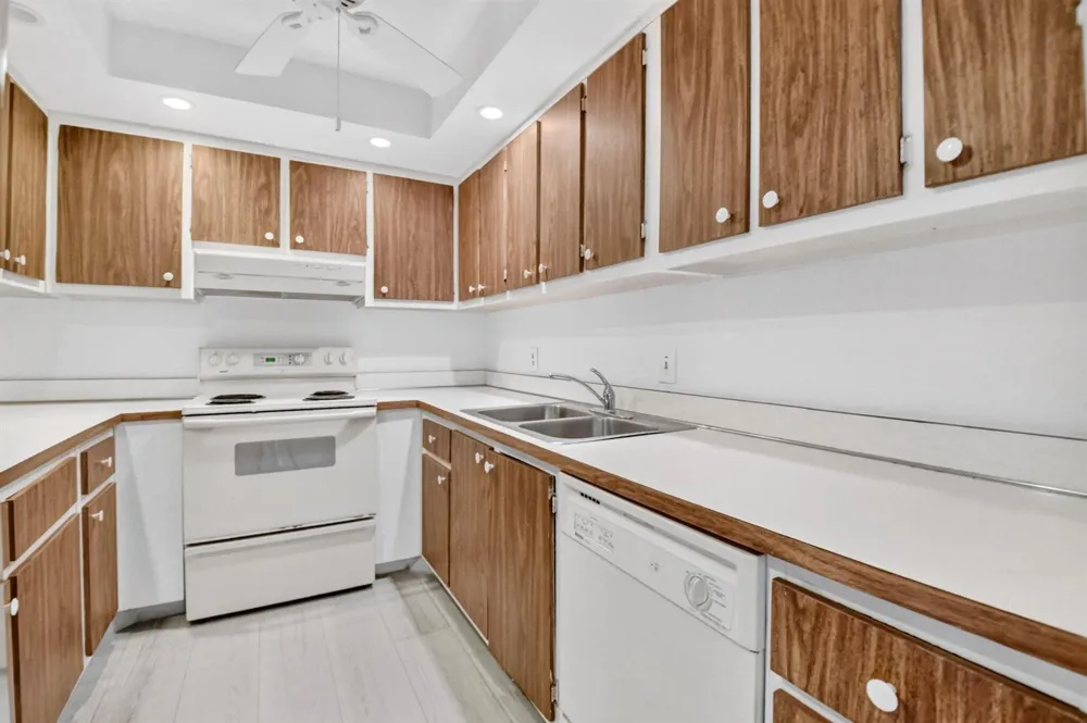 125 S OCEAN AVENUE #211 Palm Beach Shores, FL 33404