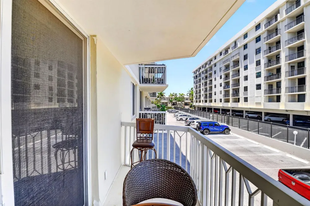 125 S OCEAN AVENUE #211 Palm Beach Shores, FL 33404