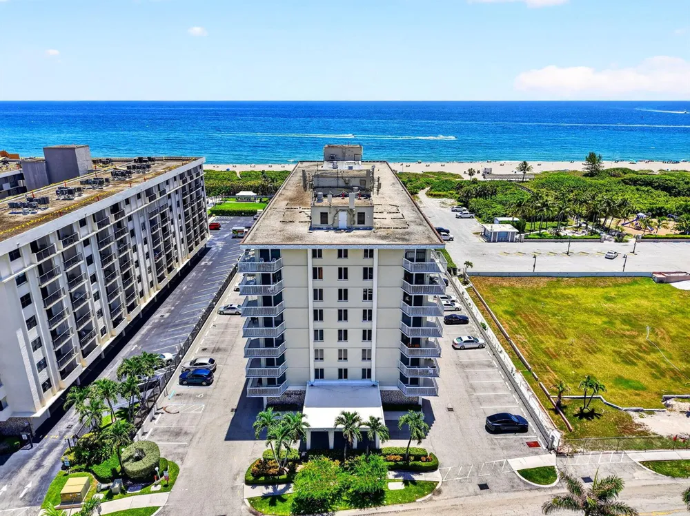 125 S OCEAN AVENUE #211 Palm Beach Shores, FL 33404