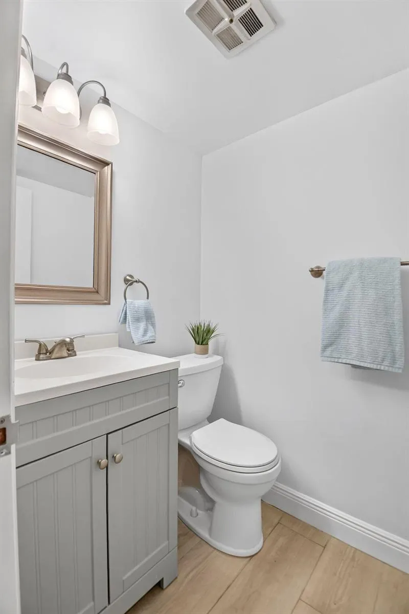 125 S OCEAN AVENUE #211 Palm Beach Shores, FL 33404