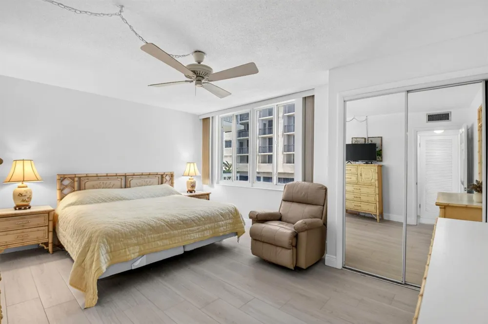 125 S OCEAN AVENUE #211 Palm Beach Shores, FL 33404
