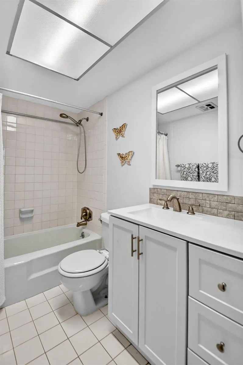 125 S OCEAN AVENUE #211 Palm Beach Shores, FL 33404