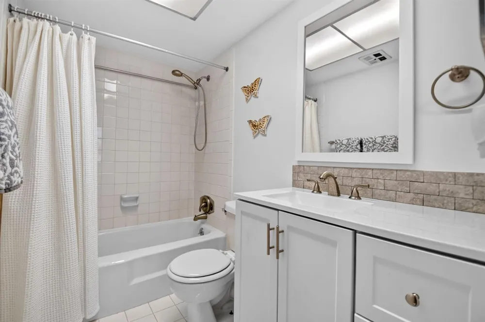 125 S OCEAN AVENUE #211 Palm Beach Shores, FL 33404