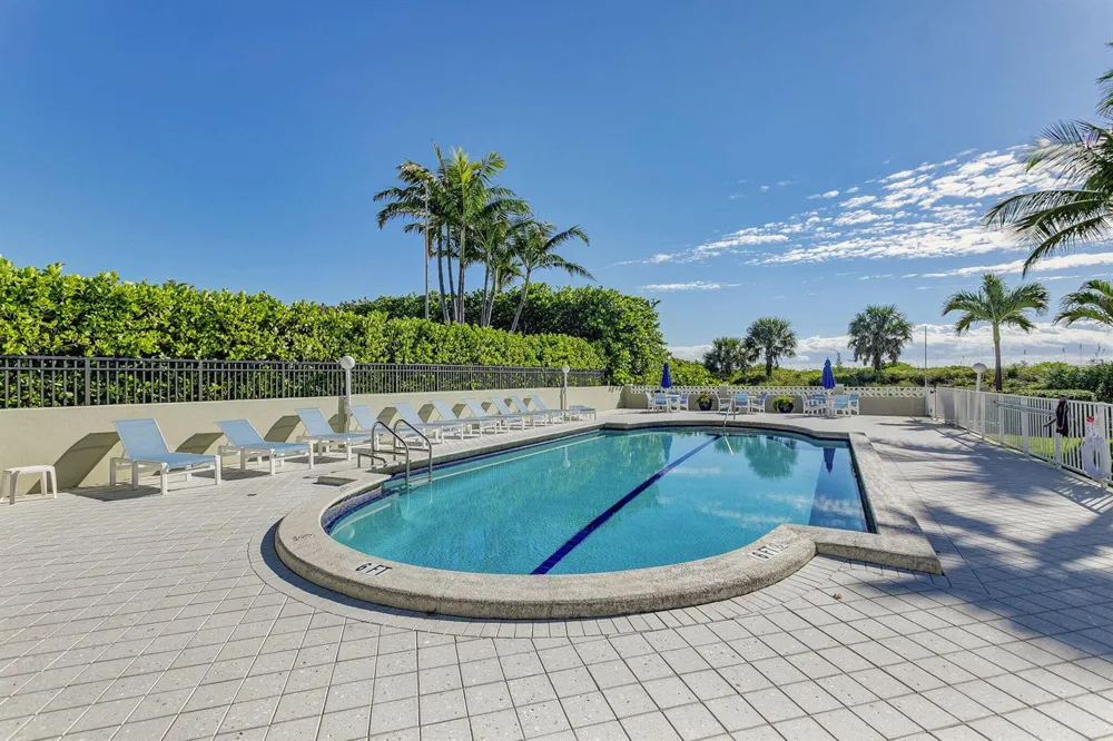 125 S OCEAN AVENUE #211 Palm Beach Shores, FL 33404