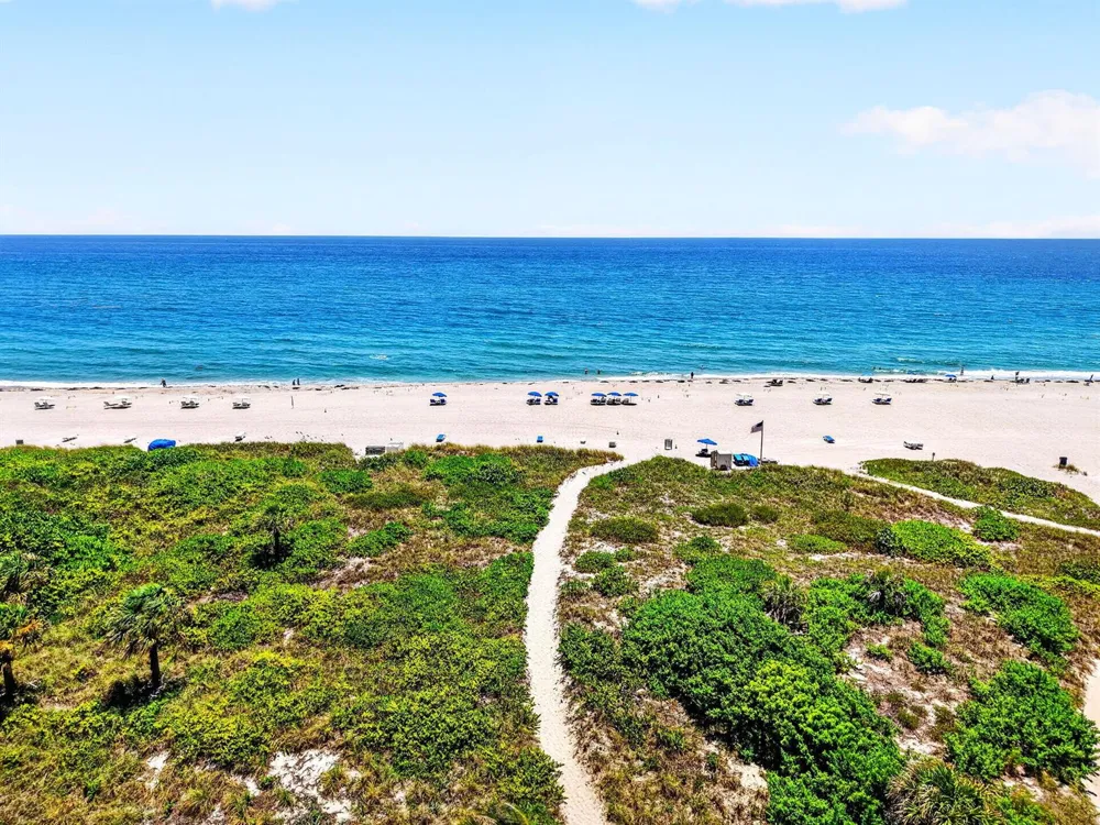 125 S OCEAN AVENUE #211 Palm Beach Shores, FL 33404