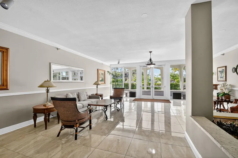 125 S OCEAN AVENUE #211 Palm Beach Shores, FL 33404
