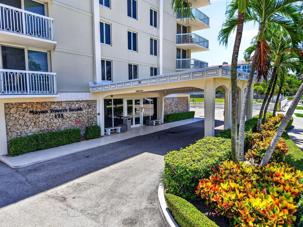 125 S OCEAN AVENUE #211 Palm Beach Shores, FL 33404