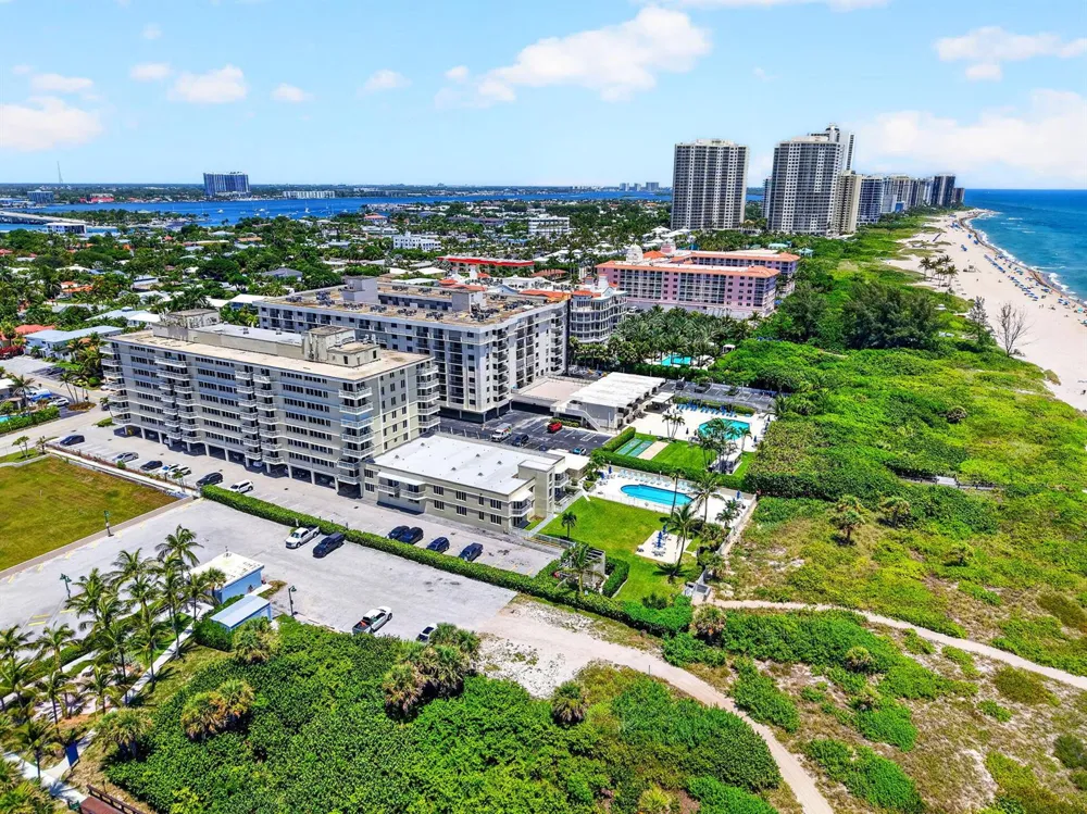 125 S OCEAN AVENUE #211 Palm Beach Shores, FL 33404