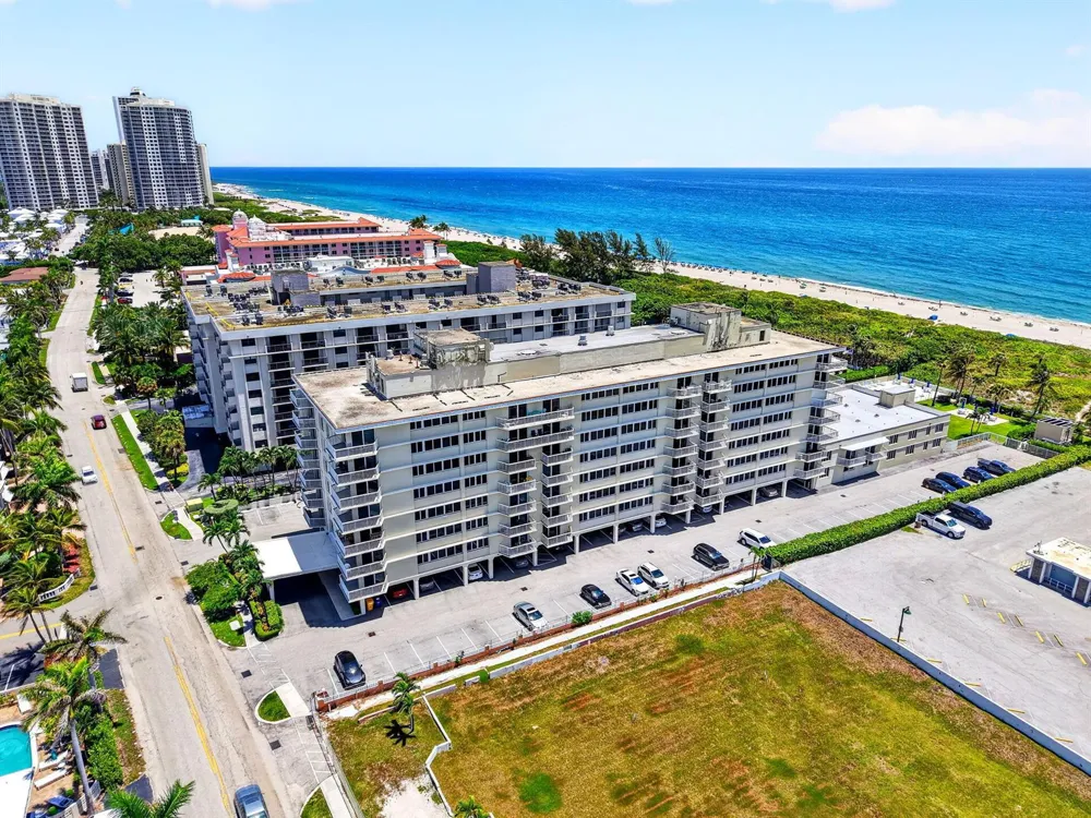 125 S OCEAN AVENUE #211 Palm Beach Shores, FL 33404