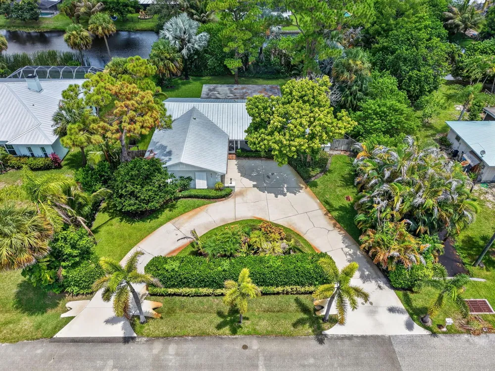 8797 SE SHARON STREET Hobe Sound, FL 33455