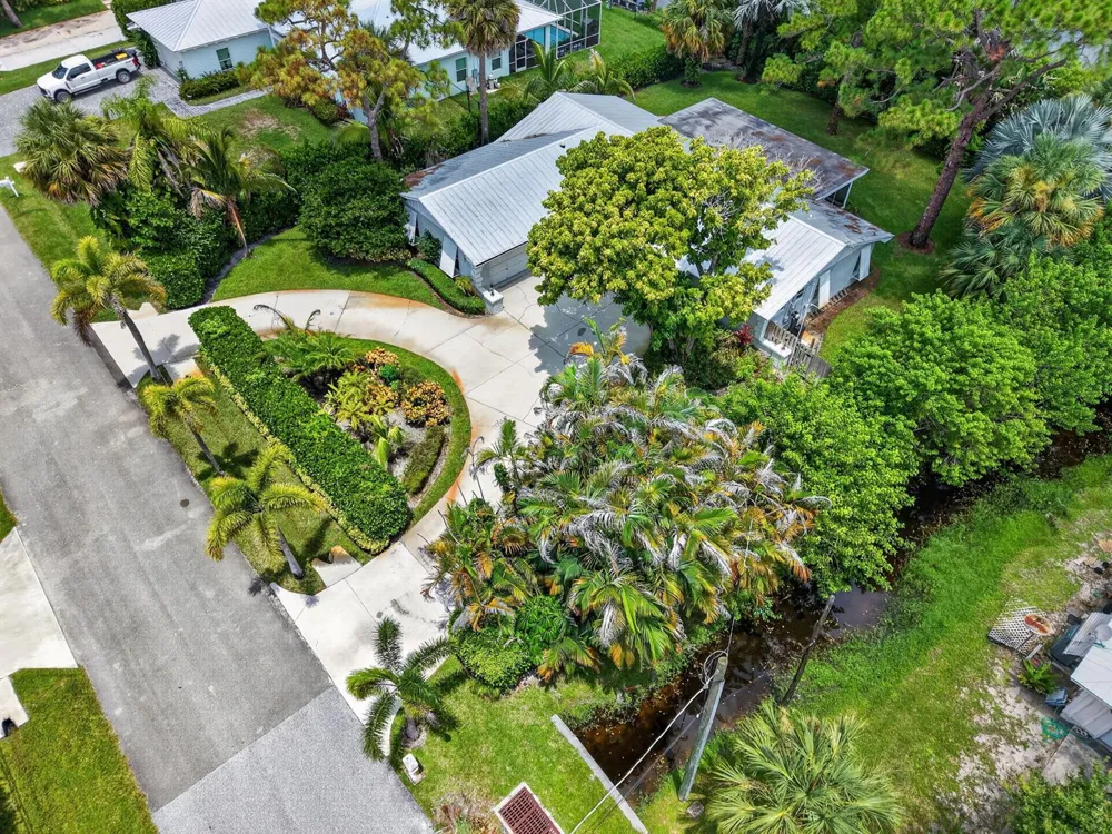 8797 SE SHARON STREET Hobe Sound, FL 33455