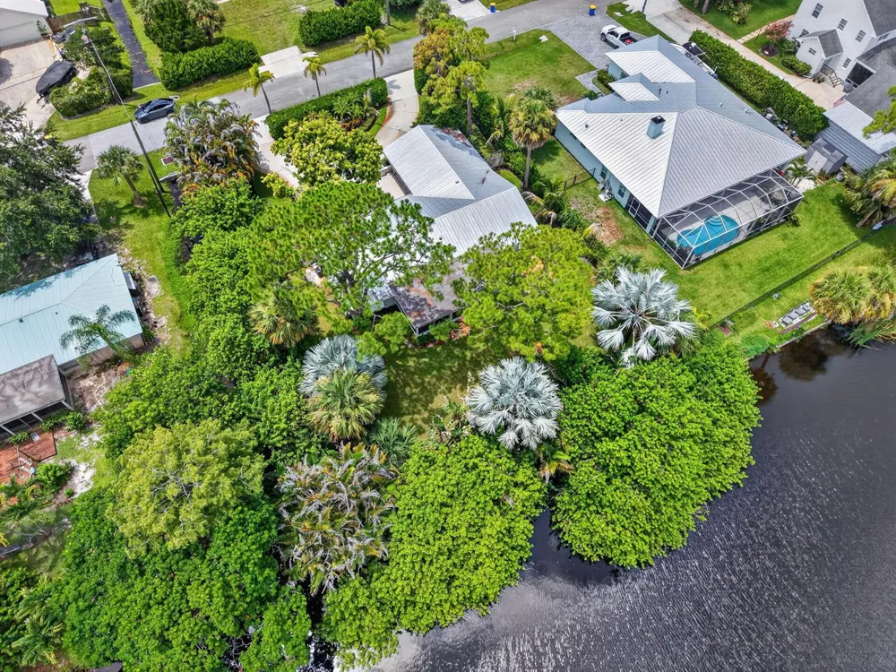 8797 SE SHARON STREET Hobe Sound, FL 33455